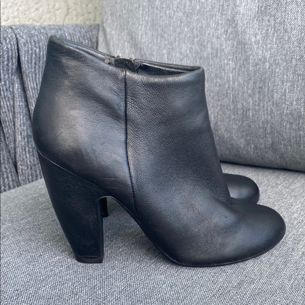 Steve Madden Black Leather Ankle Boots